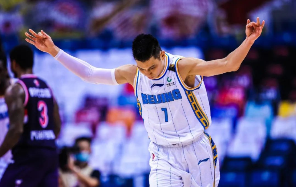  外援双响炮定乾坤，升班马客场奏凯