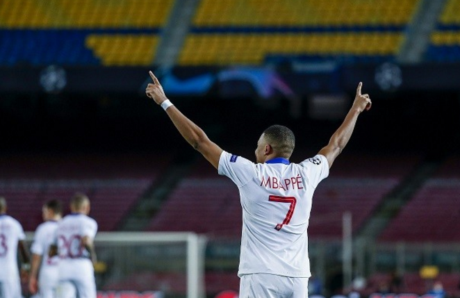  姆巴佩超神发挥巴黎大胜马赛